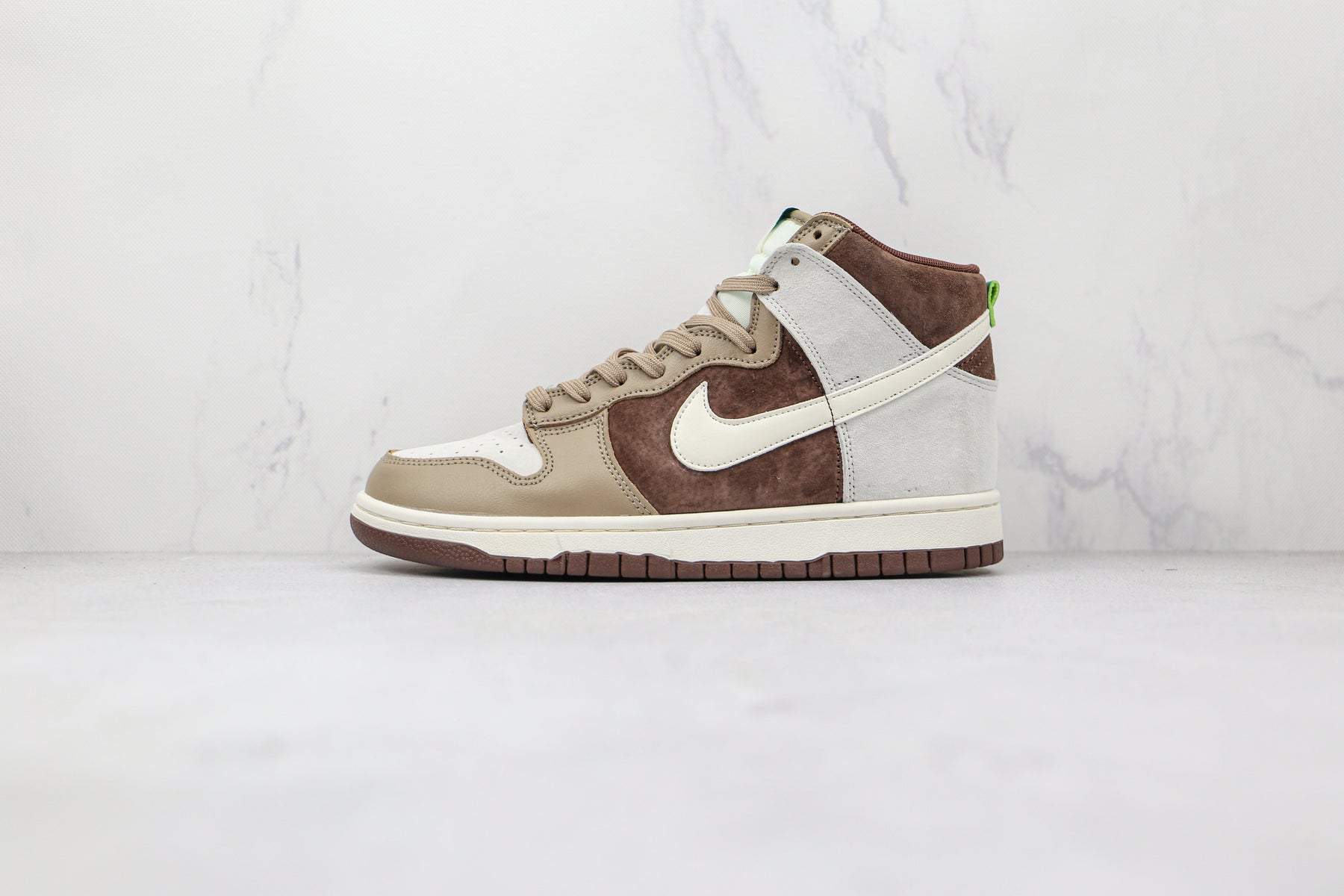 Nike Dunk High Light Chocolate