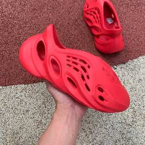 Adidas Yeezy Foam RNNR Vermillion