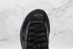 Nike Vaporwaffle Sacai Black Gum