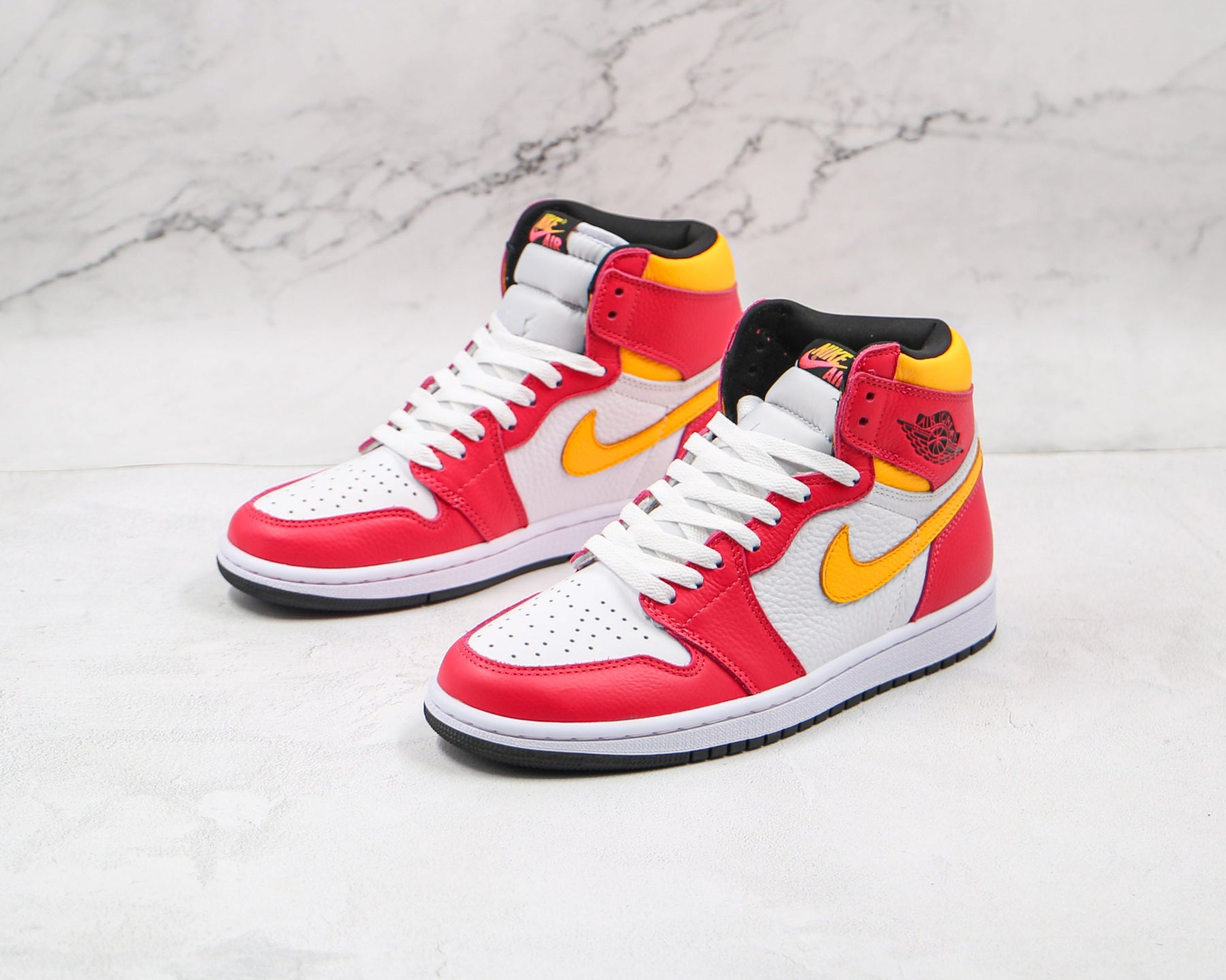 Jordan 1 Retro High OG Light Fusion Red