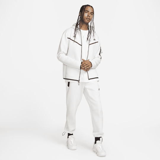 Conjunto Nike Sportswear Tech Fleece Branco